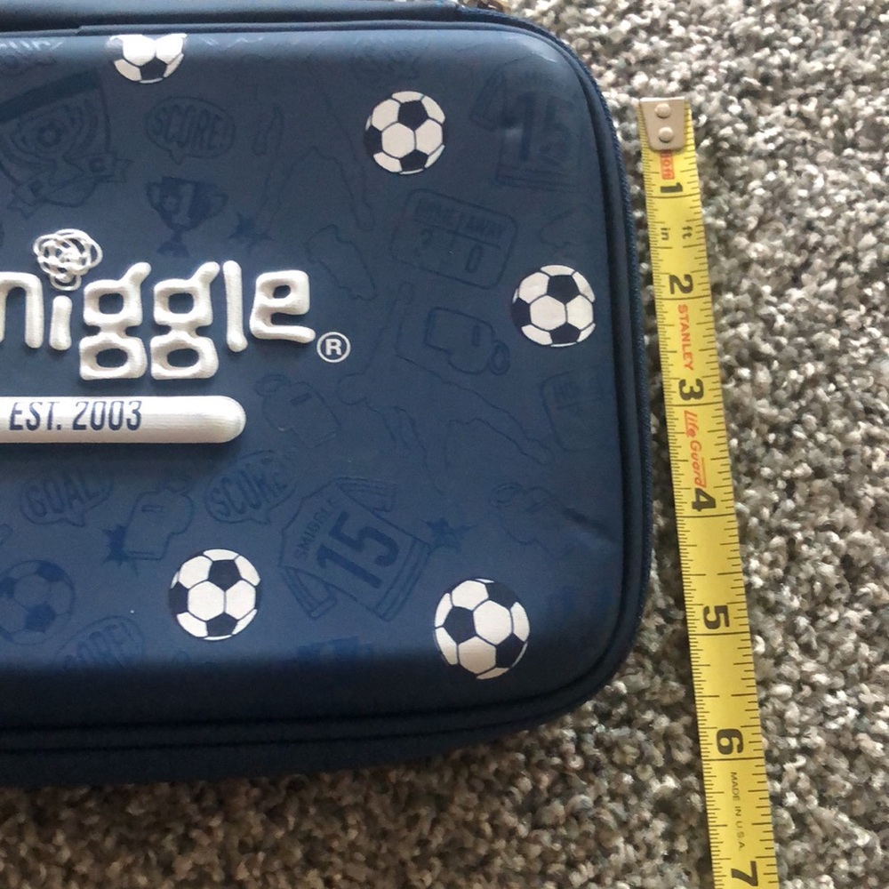 Smiggle case - Picture 3 of 7